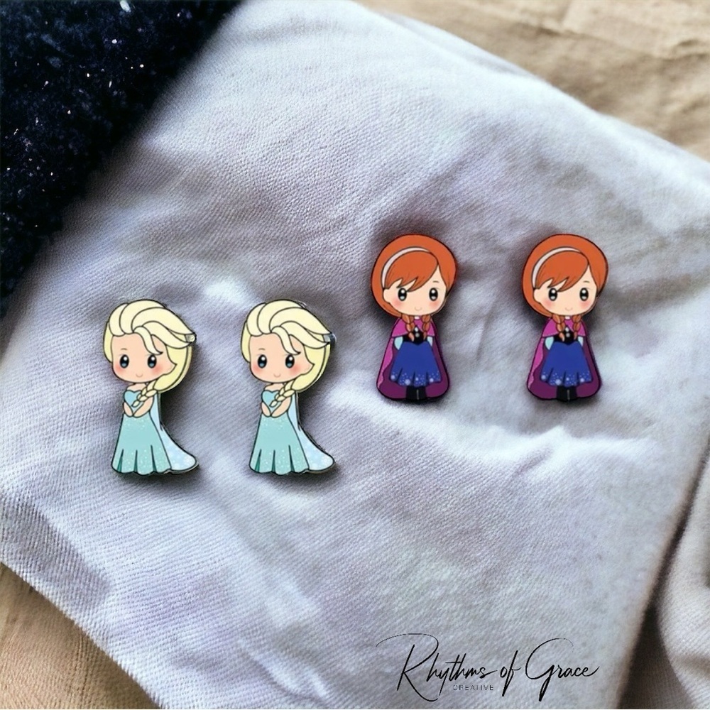 Charming Princess Acrylic Stud Earrings - Elsa & Anna Inspired - Set of 2